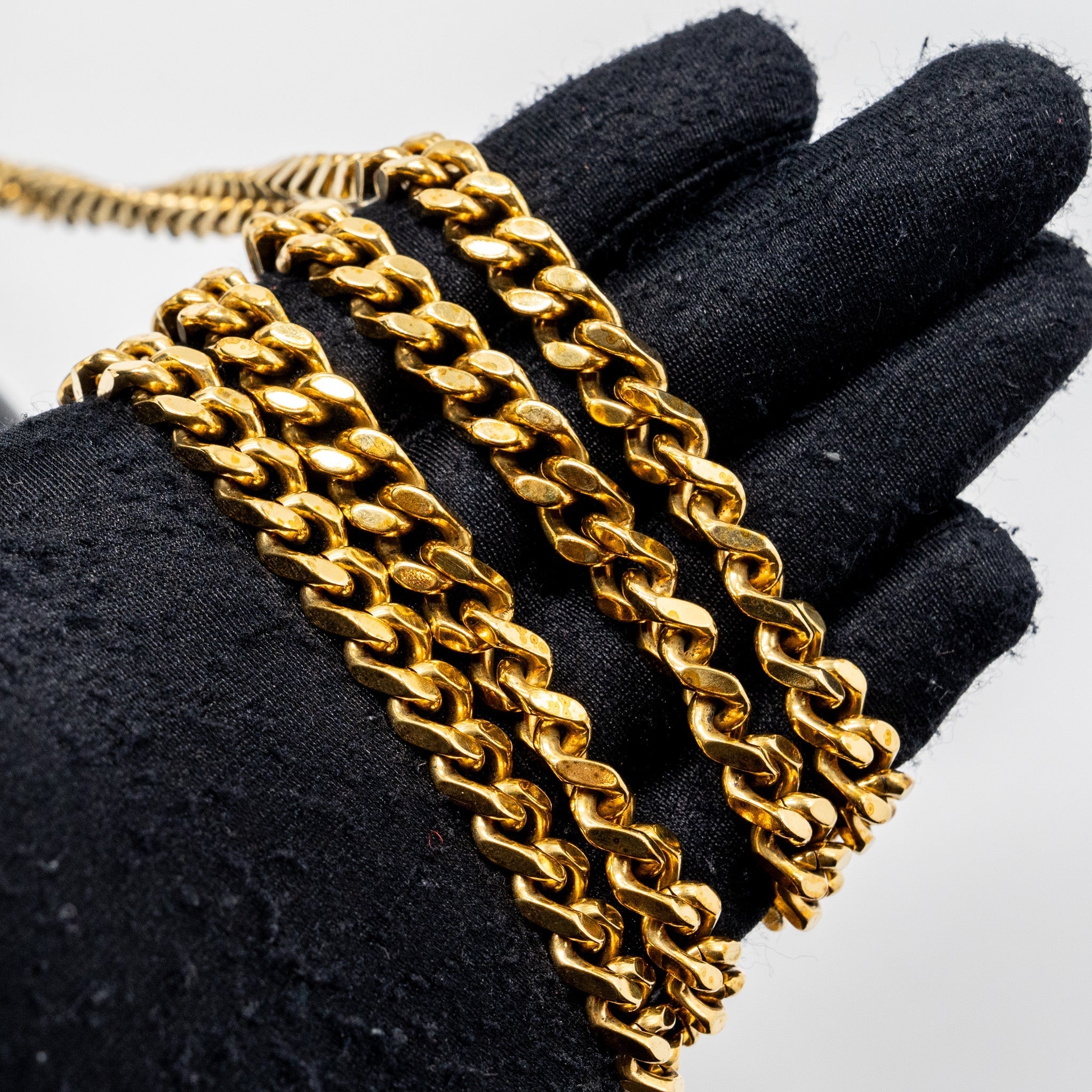 SAINT LAURENT FLAP CHAIN BAG LAMBSKIN BLACK GHW