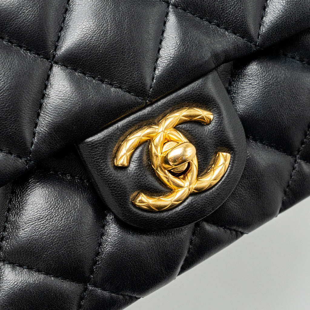CHANEL 22K GOLD PILLAR ADJUSTABLE CHAIN FLAP BAG LAMBSKIN BLACK BRUSHED GHW (MICROCHIP)