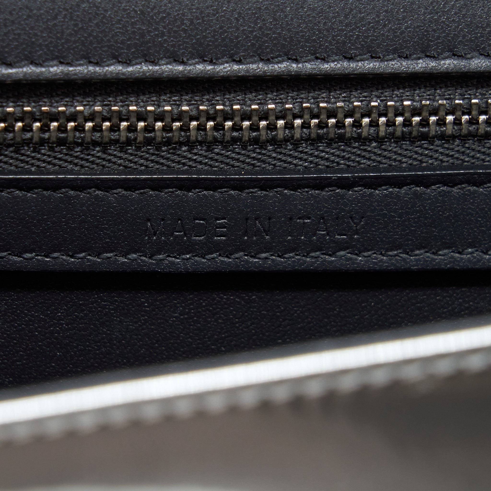 DIOR MEDIUM DIORAMA METALLIC SLIVER SHW