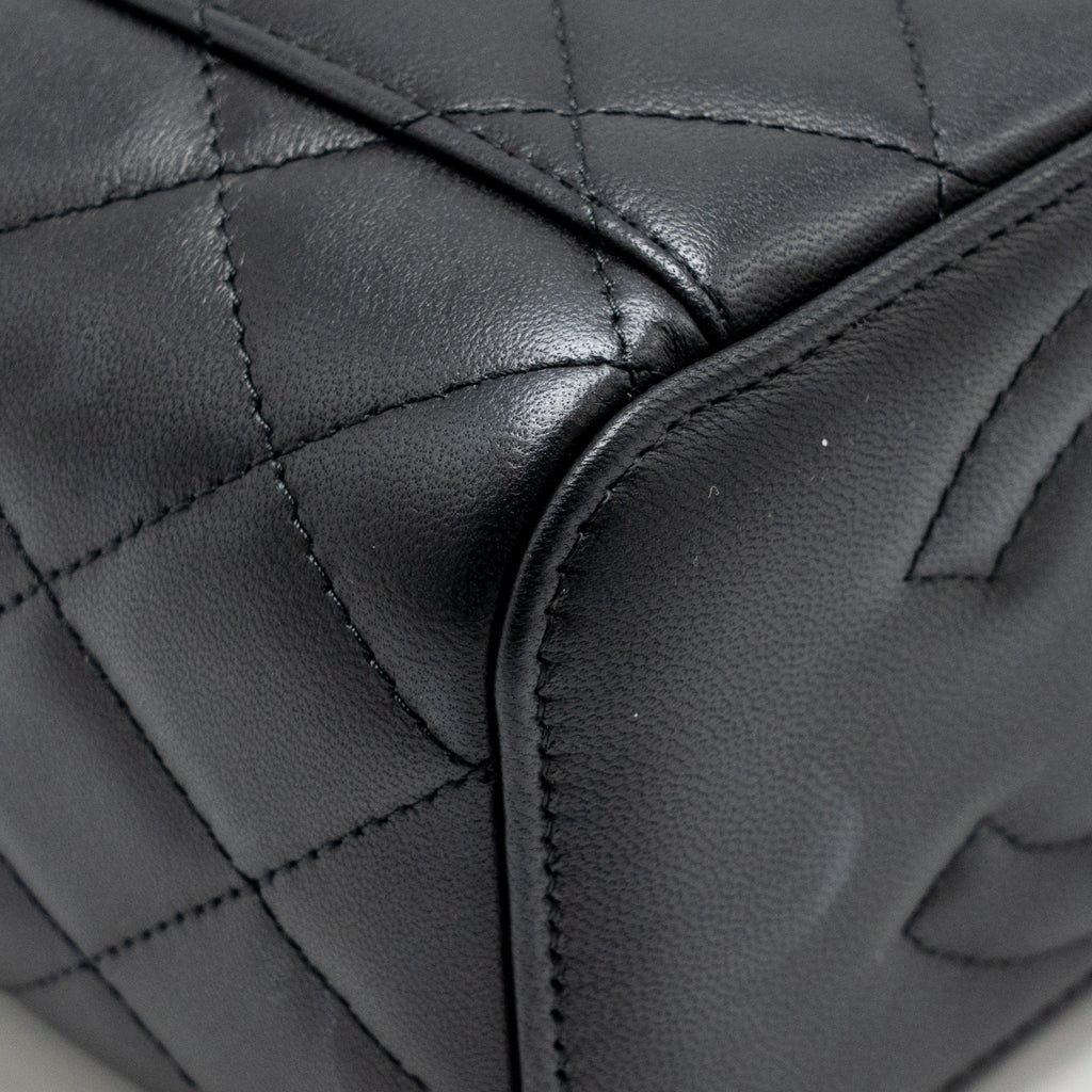 CHANEL TOP HANDLE LONG VANITY CASE WITH CHAIN LAMBSKIN BLACK LGHW (MICROCHIP)