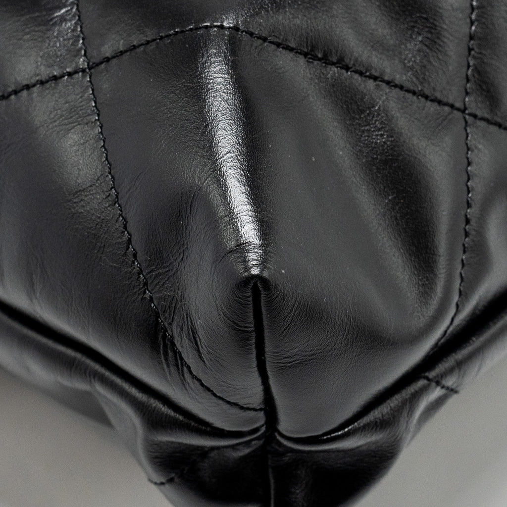 CHANEL MEDIUM 22 BAG SHINY CALFSKIN BLACK GHW (MICROCHIP)