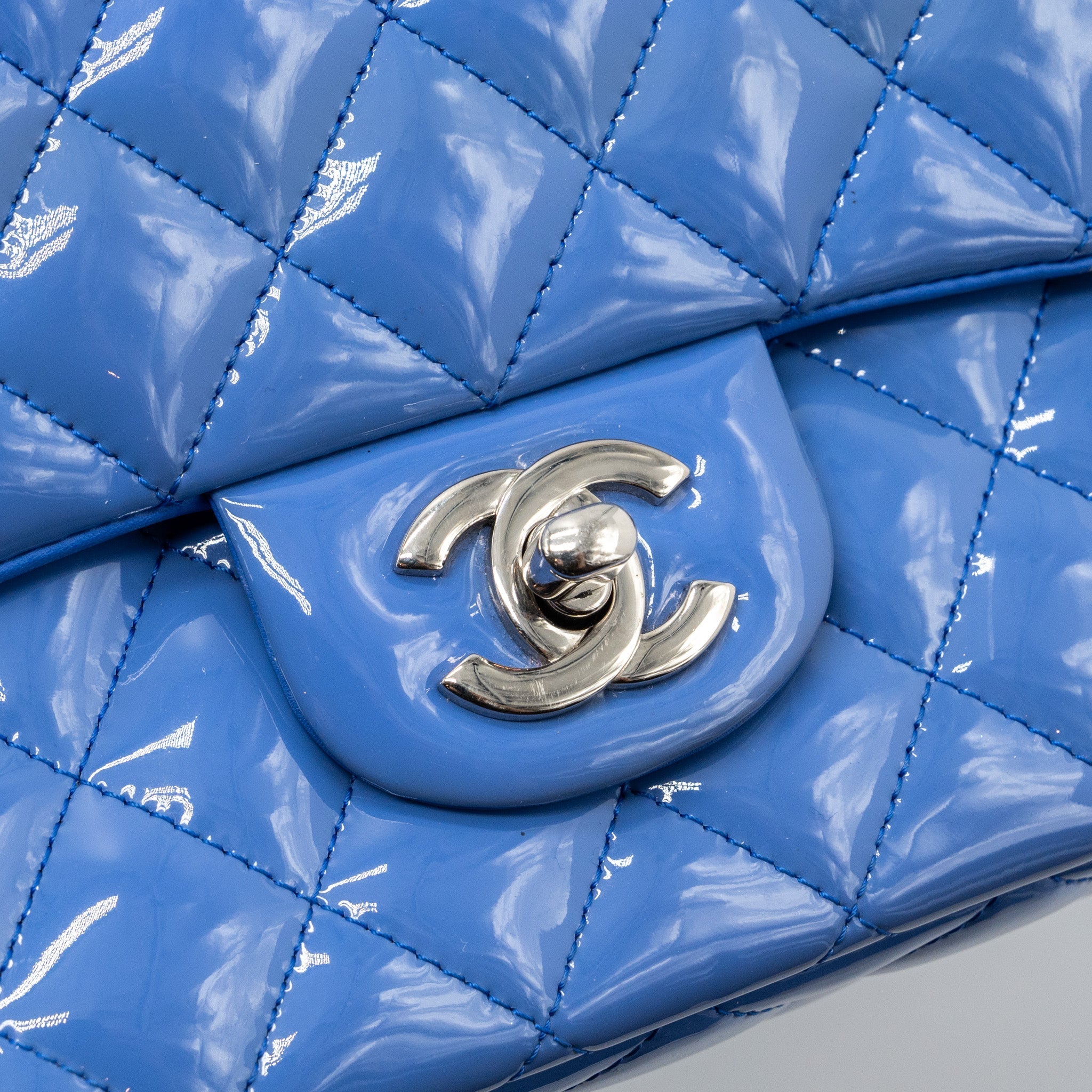 CHANEL MEDIUM CLASSIC DOUBLE FLAP BAG PATENT LIGHT BLUE SHW