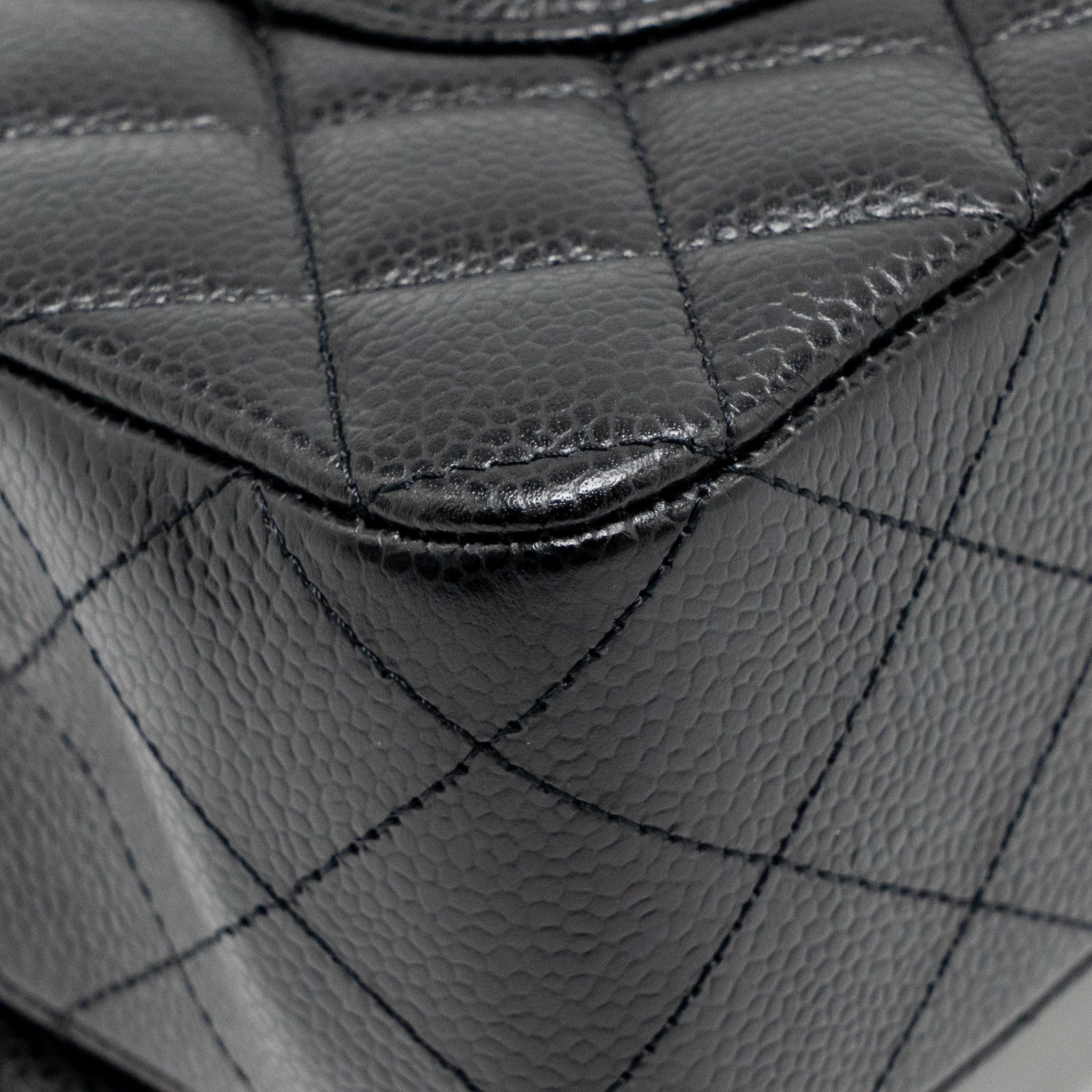 CHANEL MEDIUM CLASSIC DOUBLE FLAP BAG CAVIAR BLACK LGHW