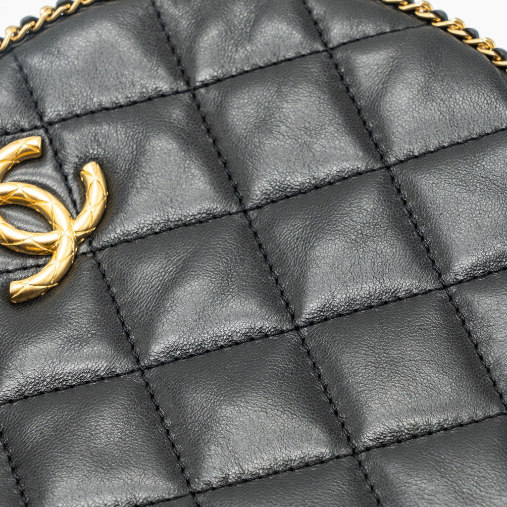 CHANEL ROUND VANITY WITH CHAIN LAMBSKIN BLACK GHW (MICROCHIP) NO