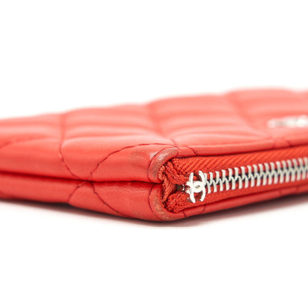CHANEL SMALL O-CASE POUCH LAMBSKIN RED SHW