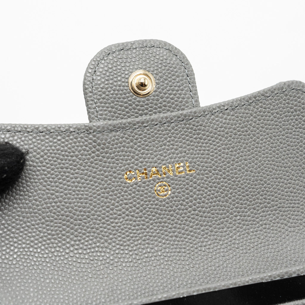 CHANEL CLASSIC FLAP CARD HOLDER CAVIAR GREY LGHW (MICROCHIP)