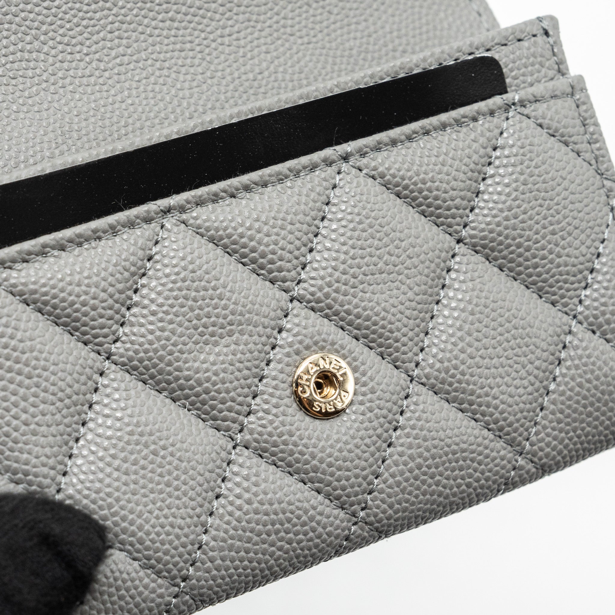 CHANEL CLASSIC FLAP CARD HOLDER CAVIAR GREY LGHW (MICROCHIP)