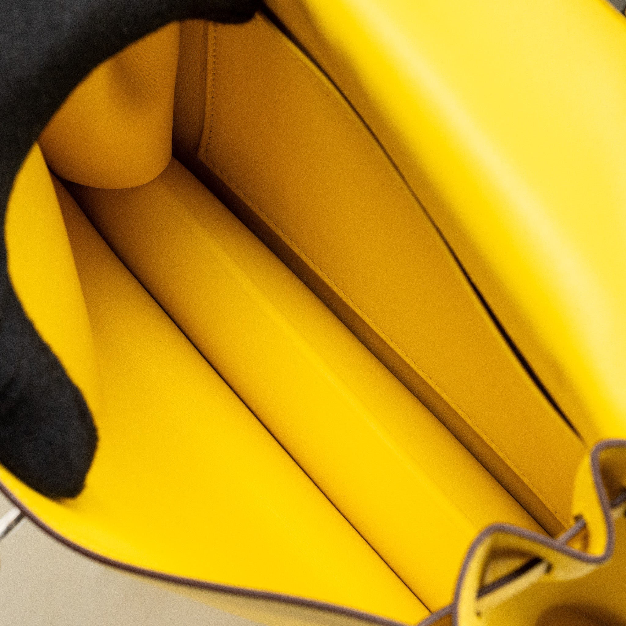 HERMES KELLY DANSE SWIFT JAUNE DE NAPLES SHW