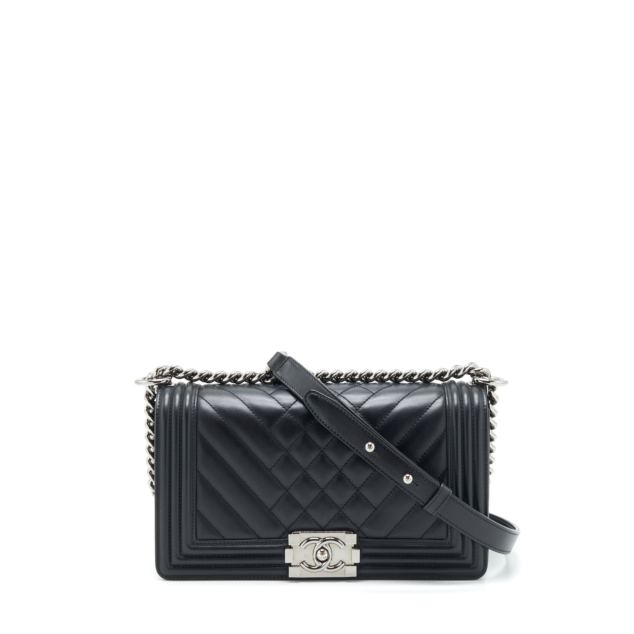 CHANEL MEDIUM BOY BAG QUILTED AND CHEVRON CALFSKIN BLACK SHW