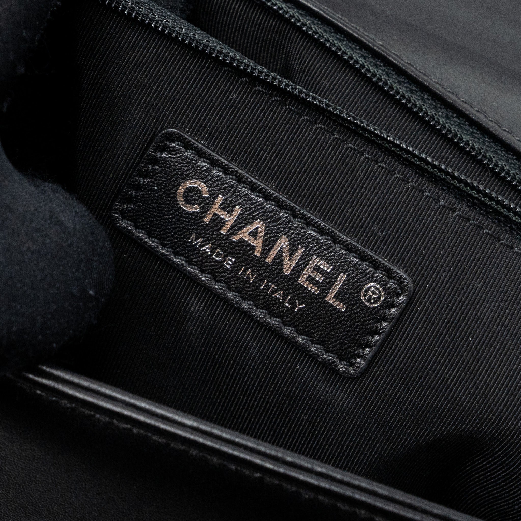 CHANEL NEW MEDIUM BOY BAG LAMBSKIN BLACK RUTHENIUM HARDWARE