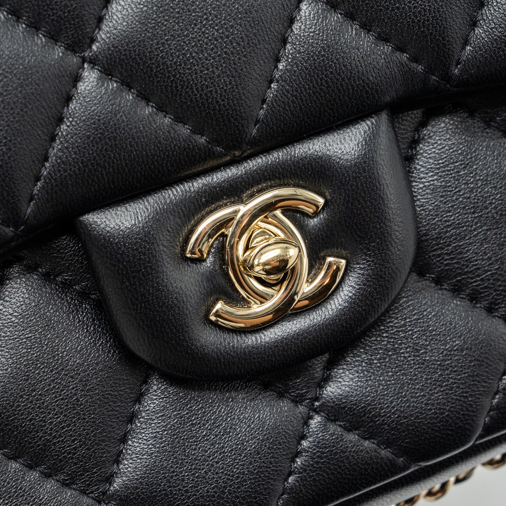 CHANEL QUILTED FLAP BAG WITH PEARL CHAIN LAMBSKIN BLACK LGHW