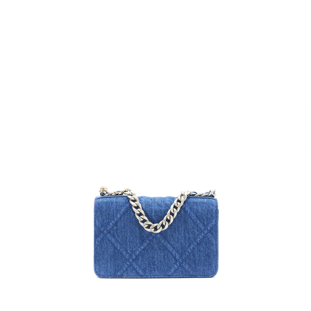 CHANEL 22P DENIM 19 WALLET ON CHAIN