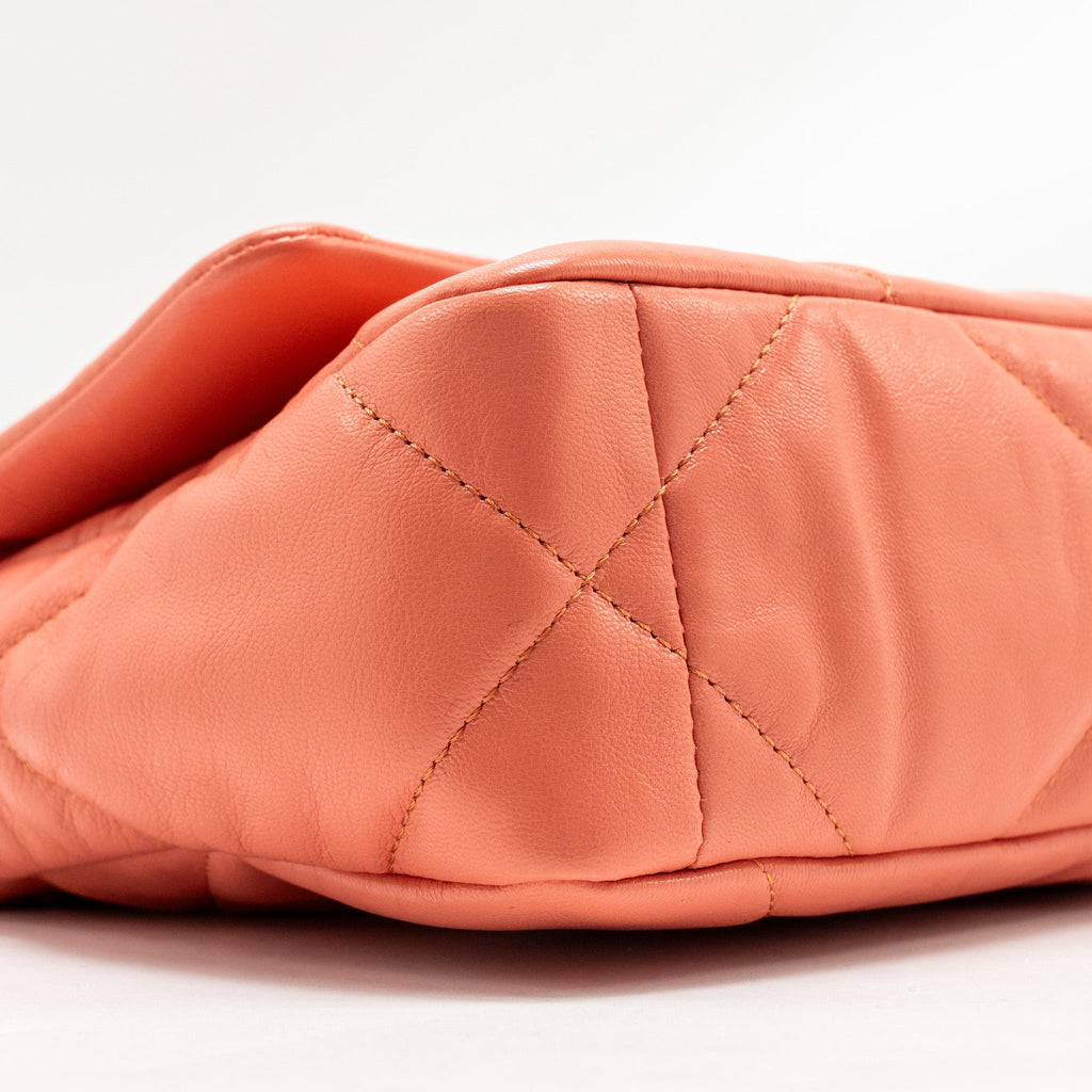 CHANEL SMALL 19 BAG SHINY GOATSKIN CORAL MULTICOLOUR HARDWARE