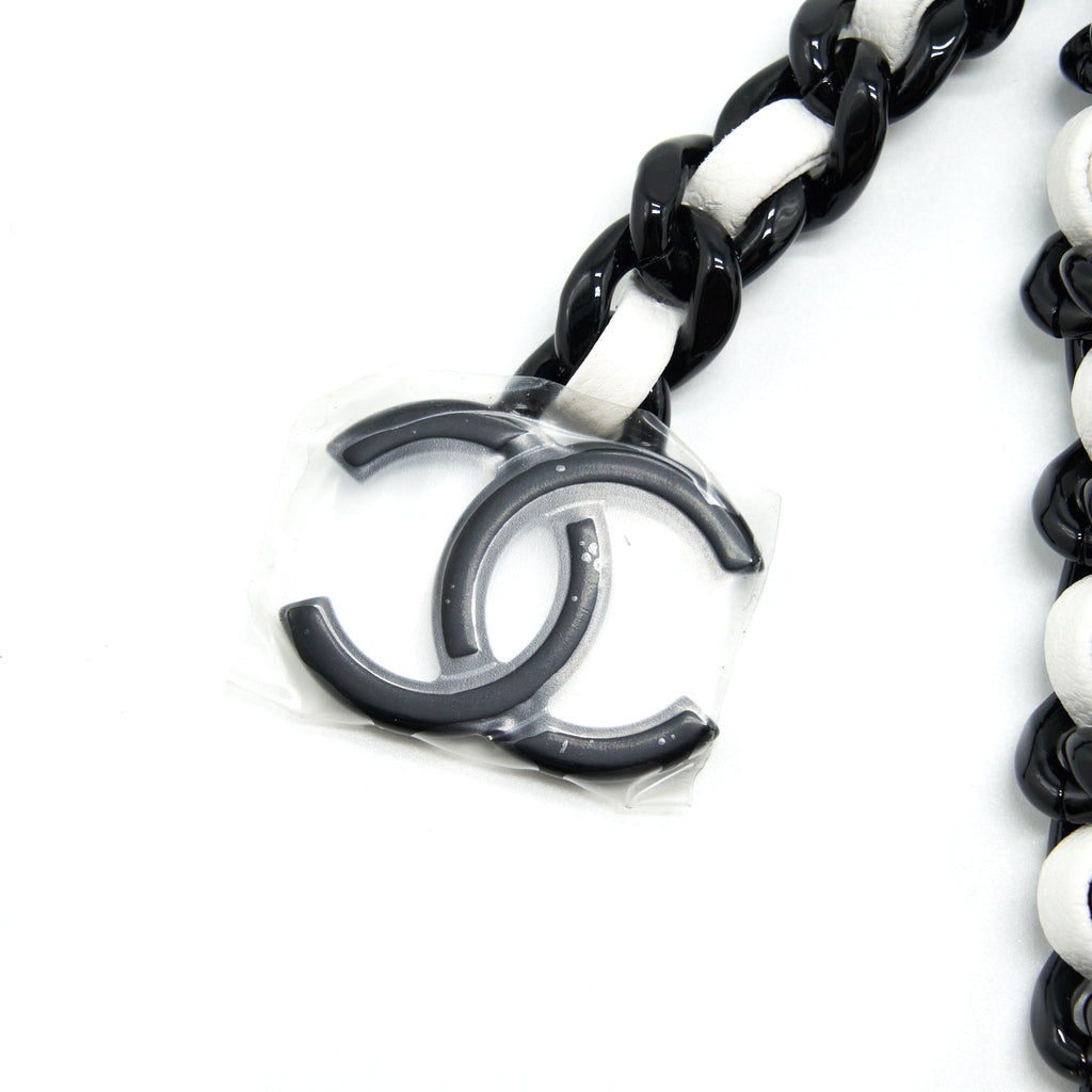 CHANEL AIRPODS CASE CHAIN BELT WHITE / BLACK HARDWARE