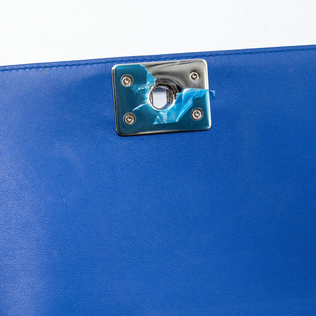 CHANEL MEDIUM BOY BAG PATENT DARK BLUE SHW