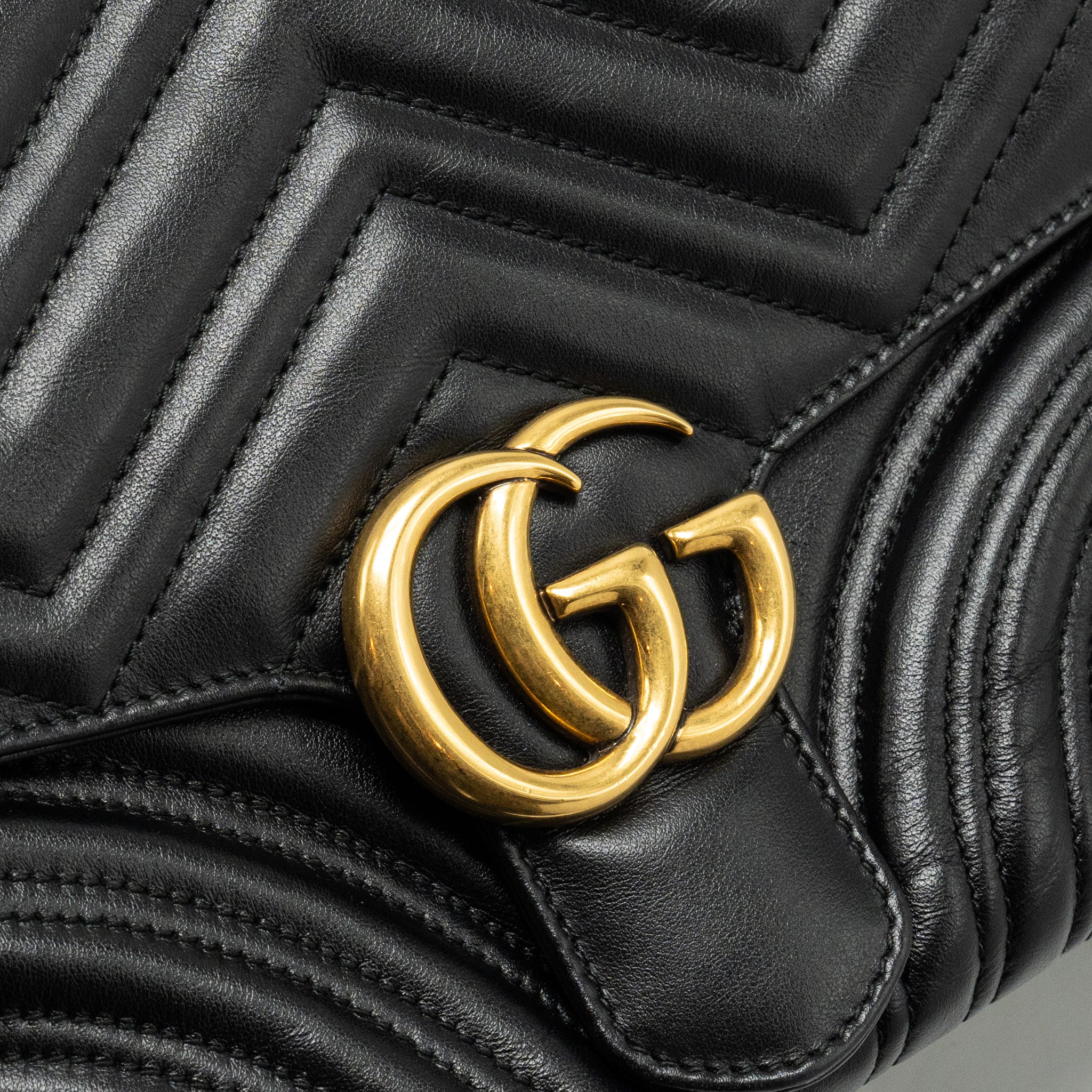 GUCCI GG MARMONT ZIP AROUND TOP HANDLE CAMERA BAG CALFSKIN BLACK GHW