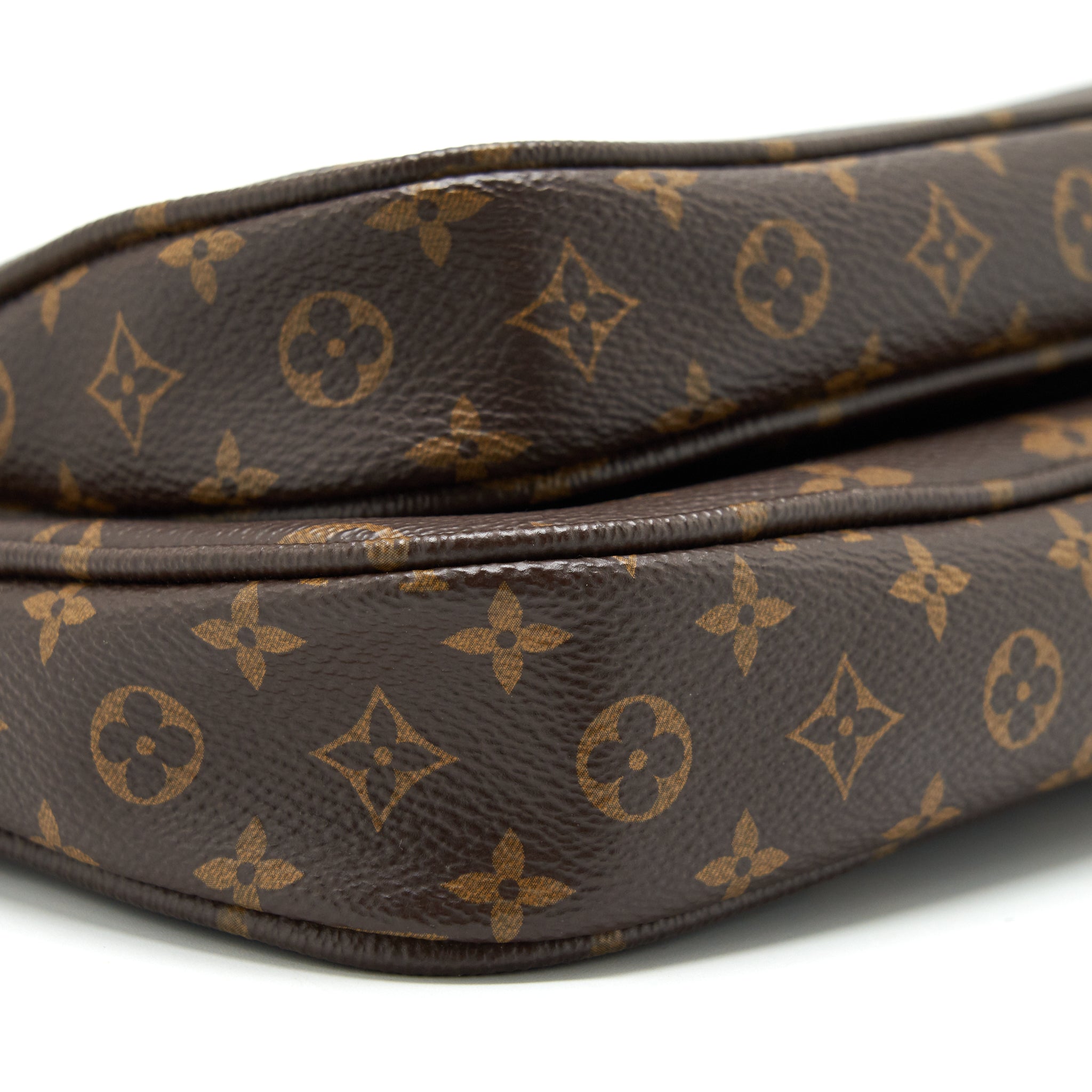 LOUIS VUITTON MULTI POCHETTE WITH KHAKI STRAP