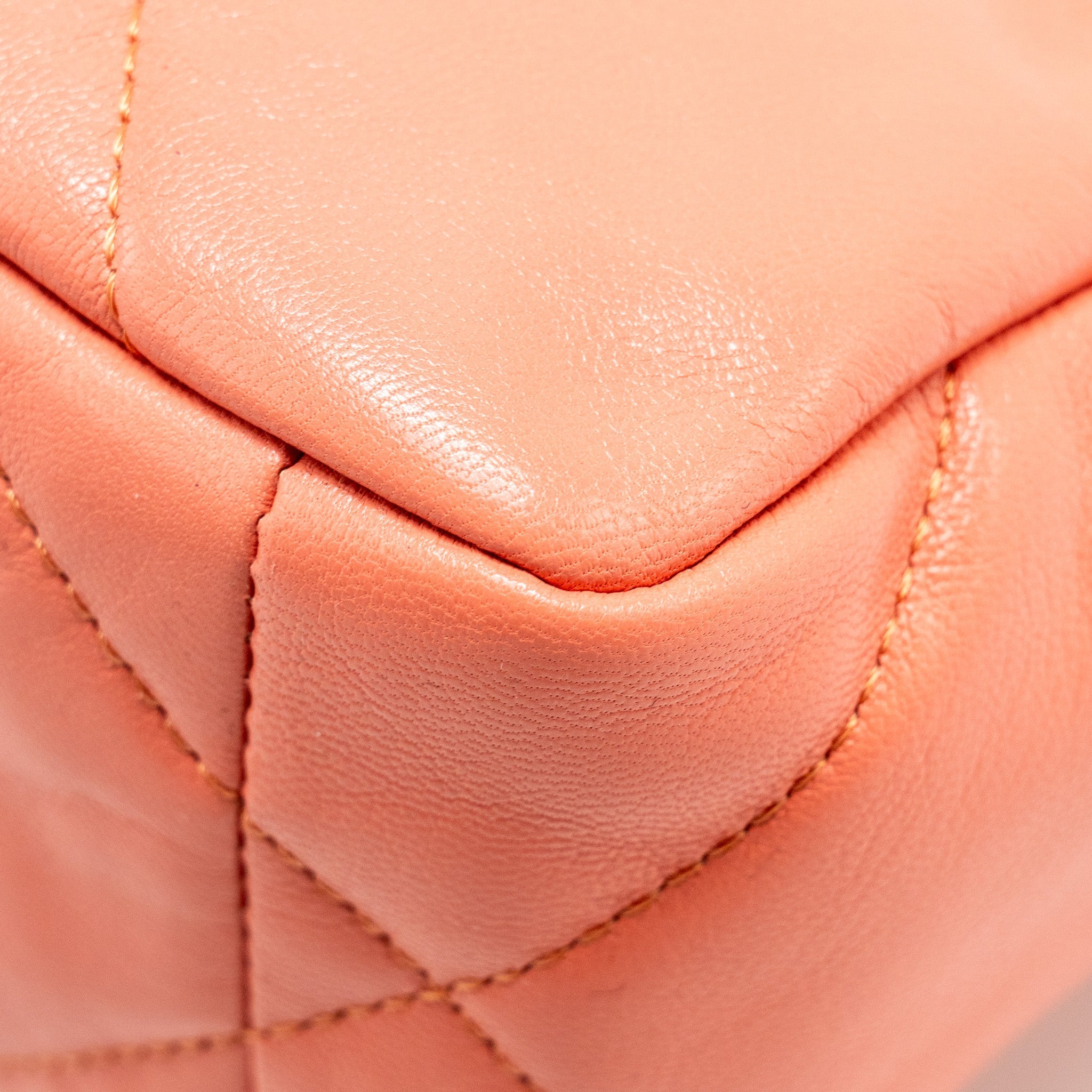 CHANEL SMALL 19 BAG SHINY GOATSKIN CORAL MULTICOLOUR HARDWARE