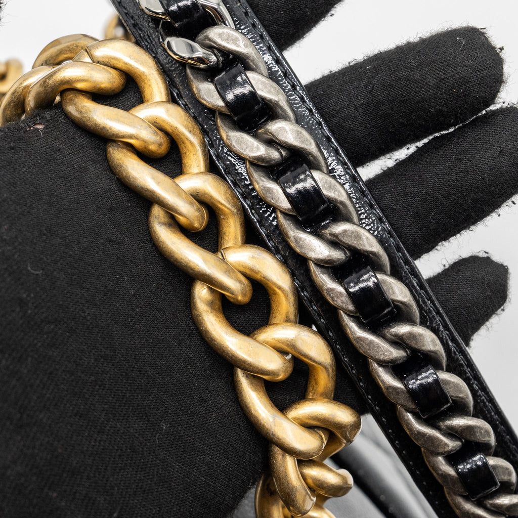 CHANEL MEDIUM 19 BAG SHINY CALFSKIN BLACK MULTICOLOUR HARDWARE