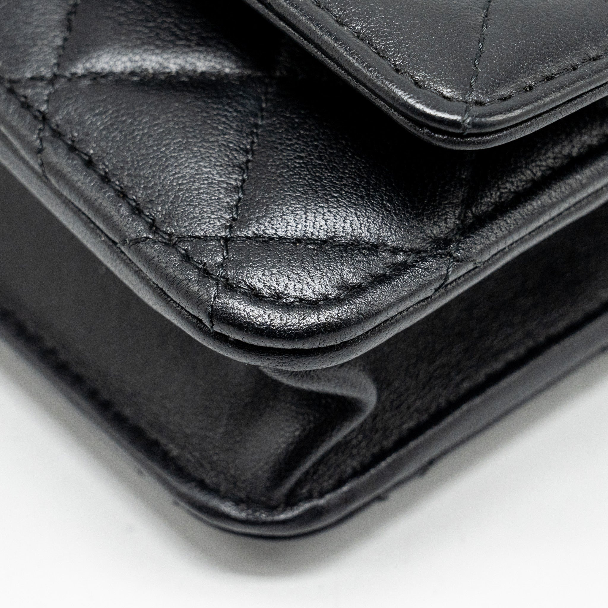 CHANEL PEARL CHAIN WALLET ON CHAIN LAMBSKIN BLACK LGHW(MICROCHIP)