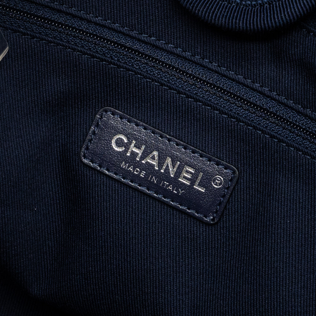 CHANEL DEAUVILLE TOTE BAG CANVAS NAVY SHW (MICROCHIP)