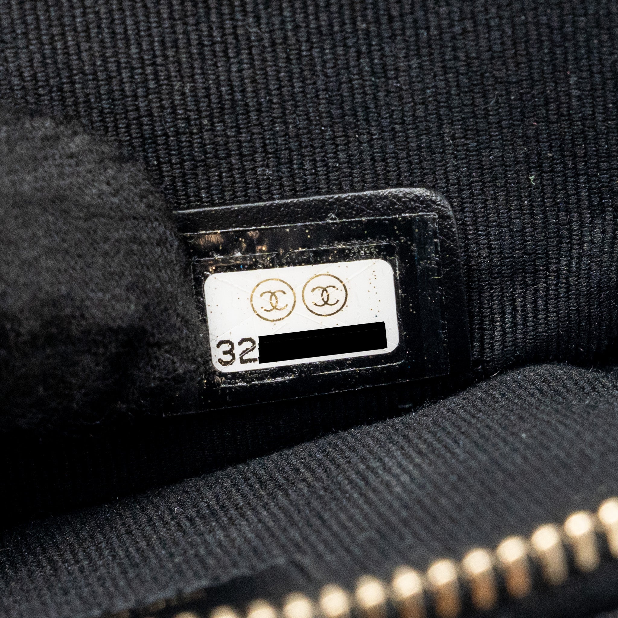 CHANEL DETAILED CC LOGO ZIPPER SMALL WALLET CAVIAR BLACK LGHW