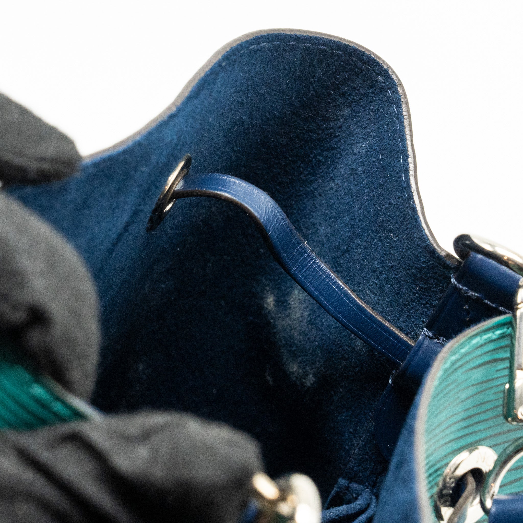 LOUIS VUITTON NEONOE BB EPI MULTICOLOR GREEN / BLUE SHW