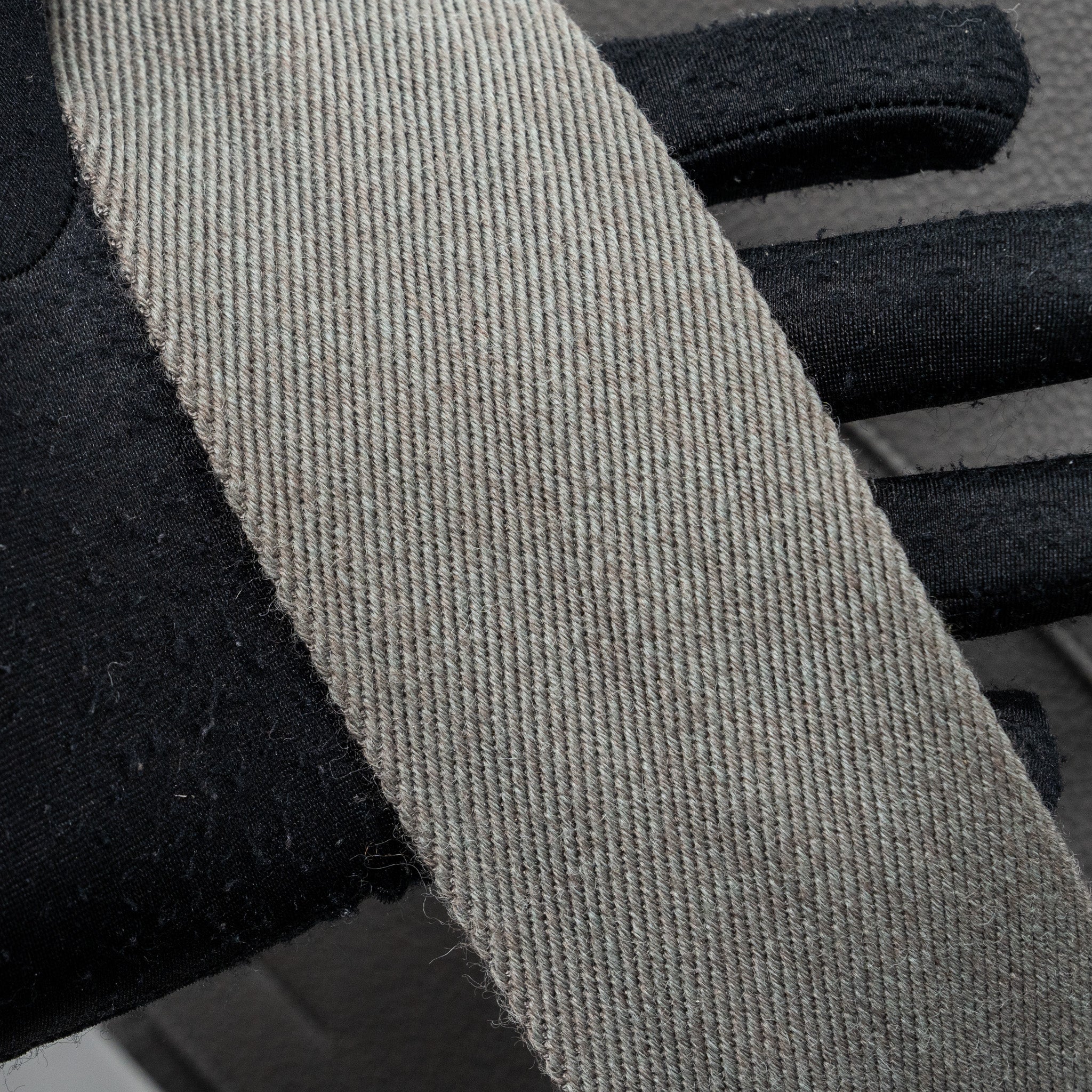 CELINE SANGLE BUCKET GRAINED CALFSKIN GREY GHW