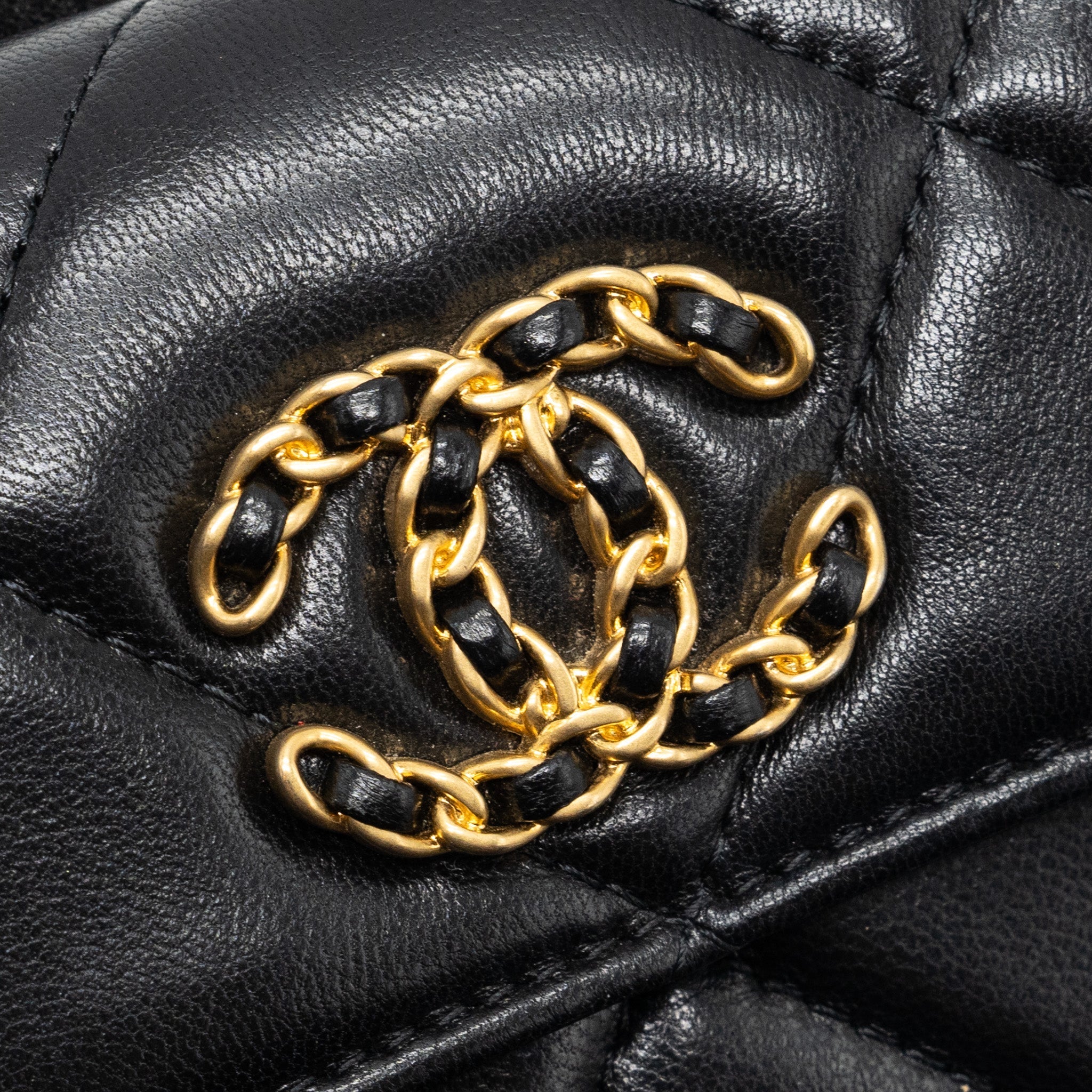 CHANEL 19 FLAP CARD HOLDER WITH CHAIN LAMBSKIN BLACK MULTICOLOR HARDWARE
