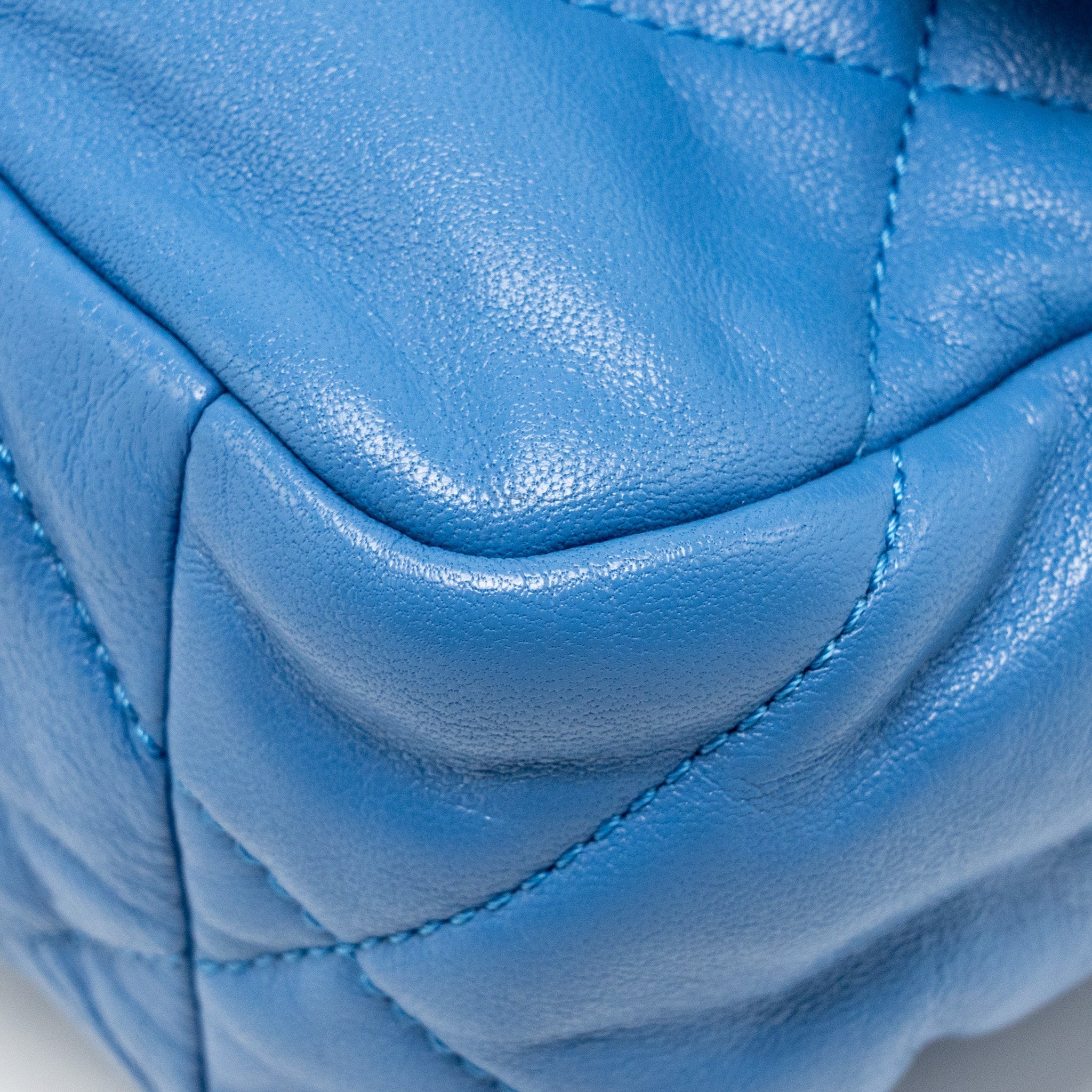 CHANEL SMALL 19 BAG LAMBSKIN BLUE MULTICOLOUR HARDWARE
