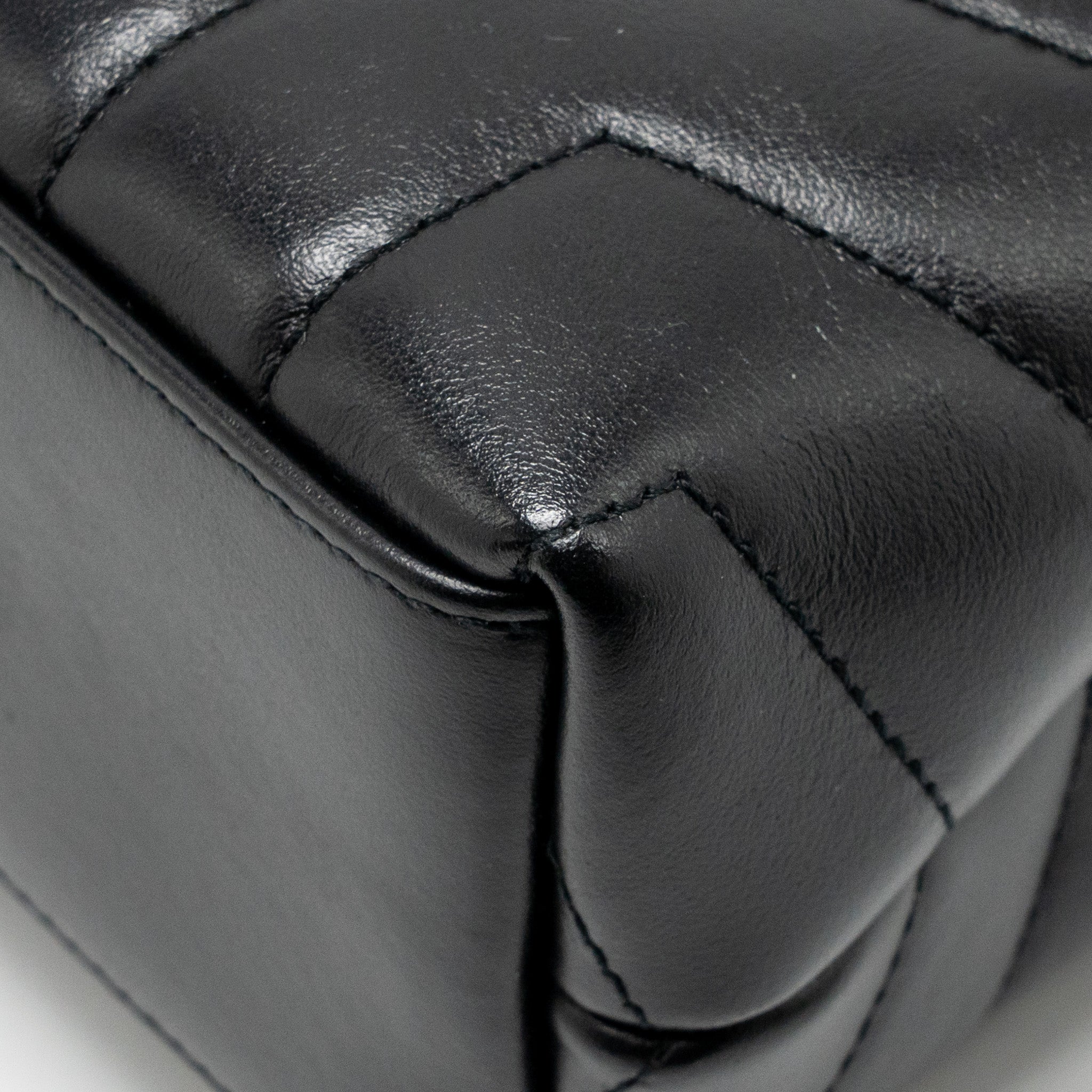 SAINT LAURENT/YSL SMALL LOULOU BAG CALFSKIN BLACK SHW