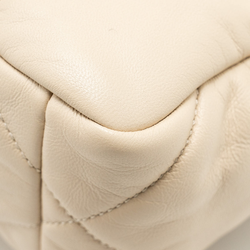 CHANEL SMALL 19 BAG SHINY GOATSKIN LIGHT BEIGE MULTICOLOUR HARDWARE