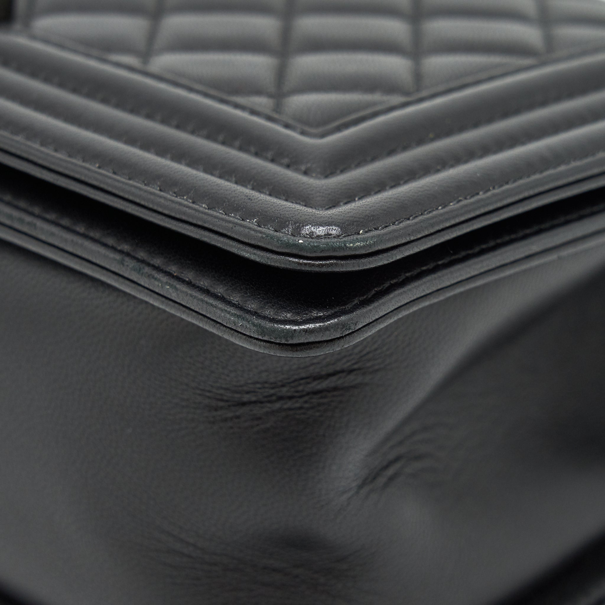 CHANEL MEDIUM BOY BLACK LAMBSKIN RUTHENIUM SHW