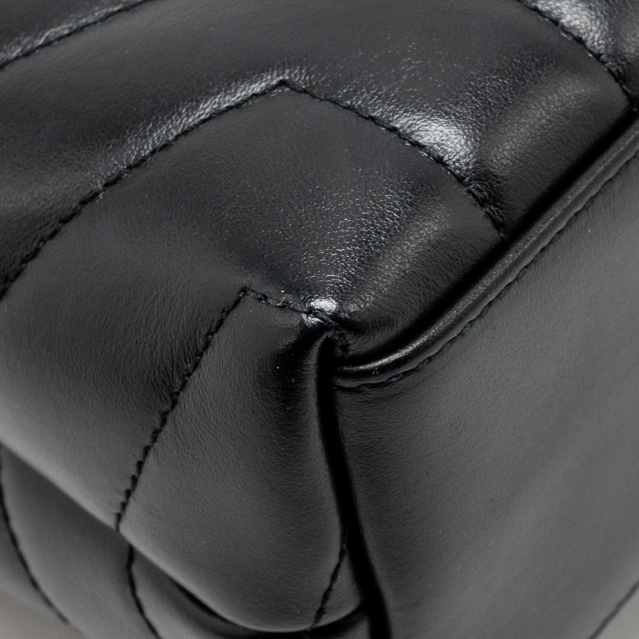 SAINT LAURENT/YSL SMALL LOULOU BAG CALFSKIN BLACK SHW