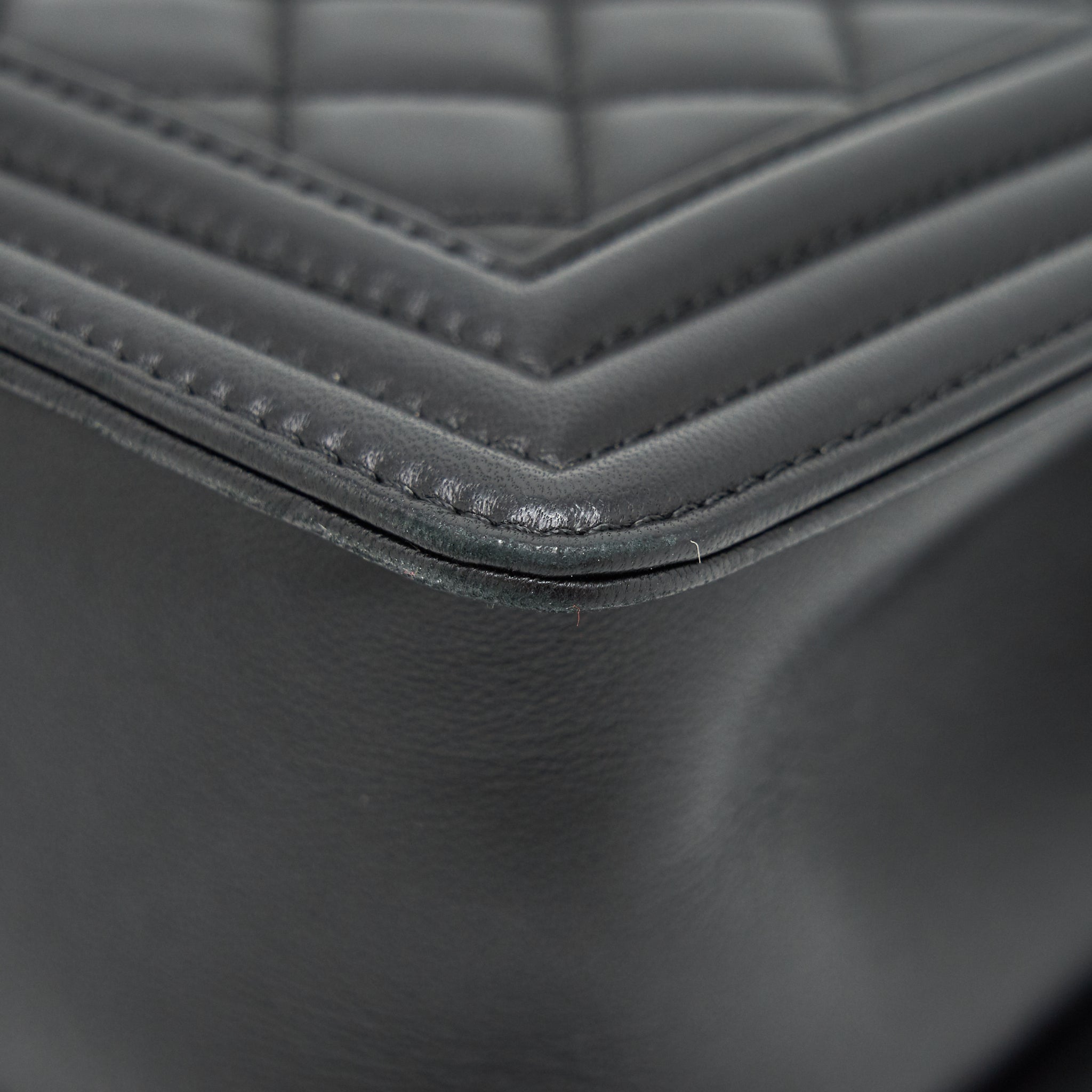 CHANEL MEDIUM BOY BLACK LAMBSKIN RUTHENIUM SHW