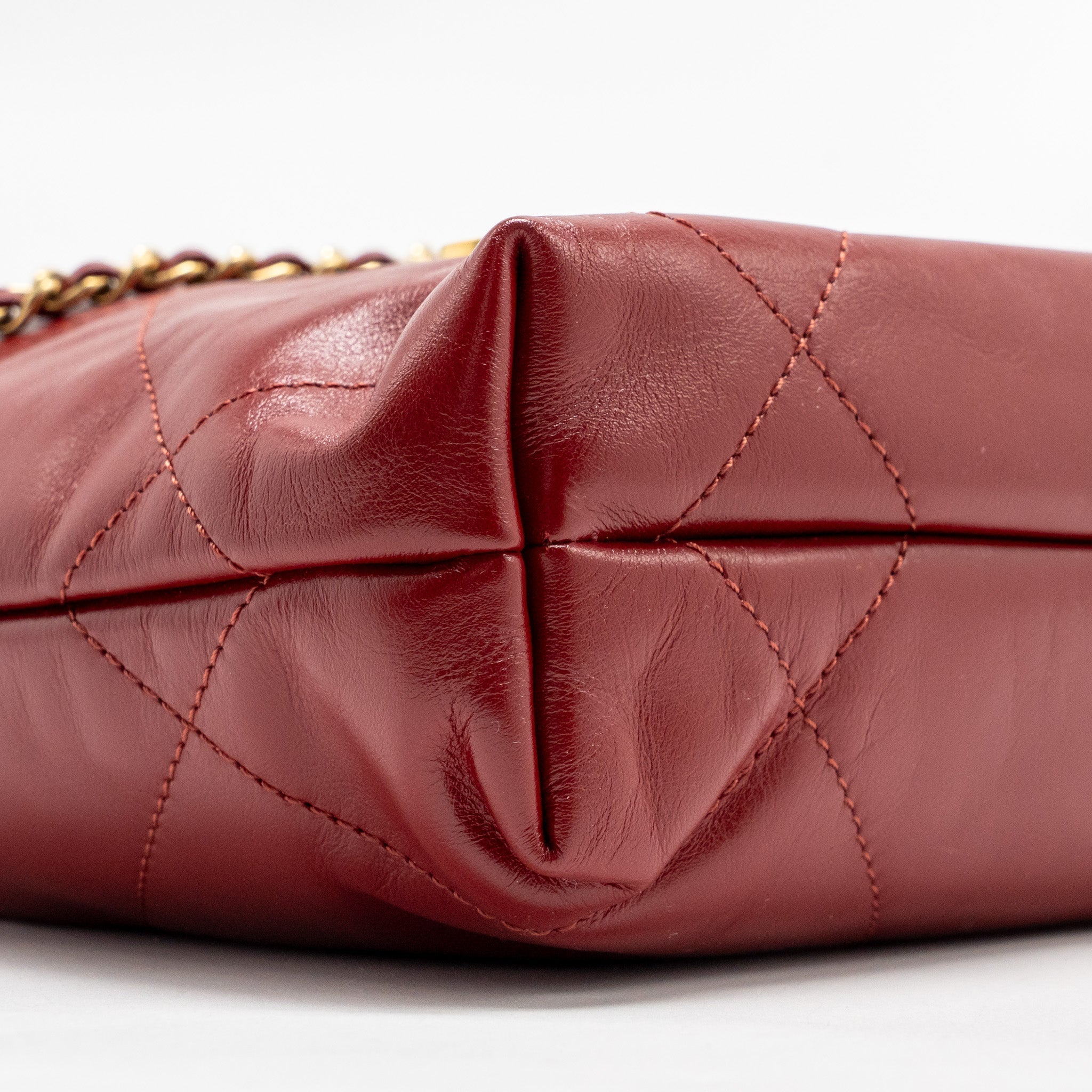 CHANEL MINI 22 BAG SHINY CALFSKIN RED GHW (MICROCHIP)