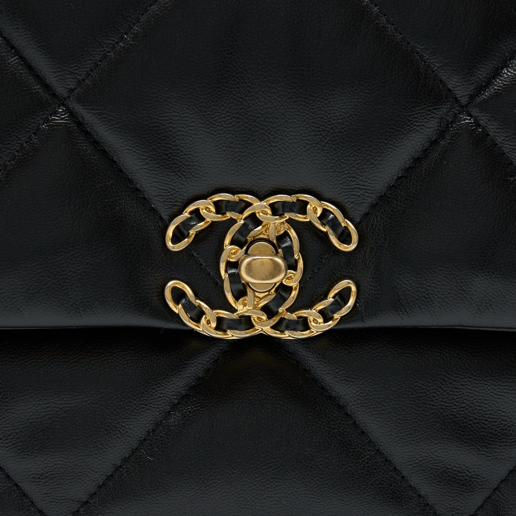 CHANEL MEDIUM 19 BAG GOATSKIN BLACK WITH MULTICOLOUR HARDWARE