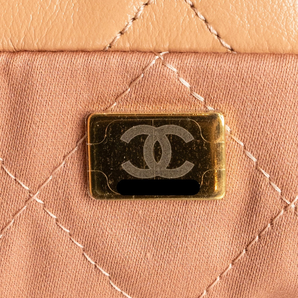 CHANEL MEDIUM 22 BAG SHINY CALFSKIN LIGHT BEIGE GHW (MICROCHIP)