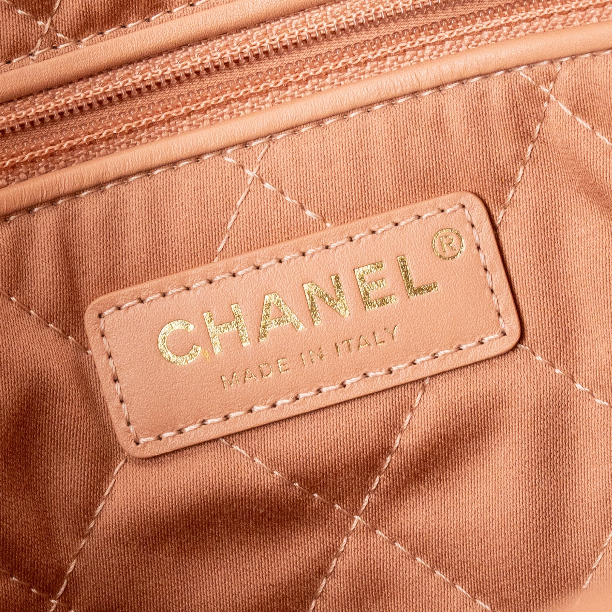 CHANEL MEDIUM 22 BAG SHINY CALFSKIN LIGHT BEIGE GHW (MICROCHIP)