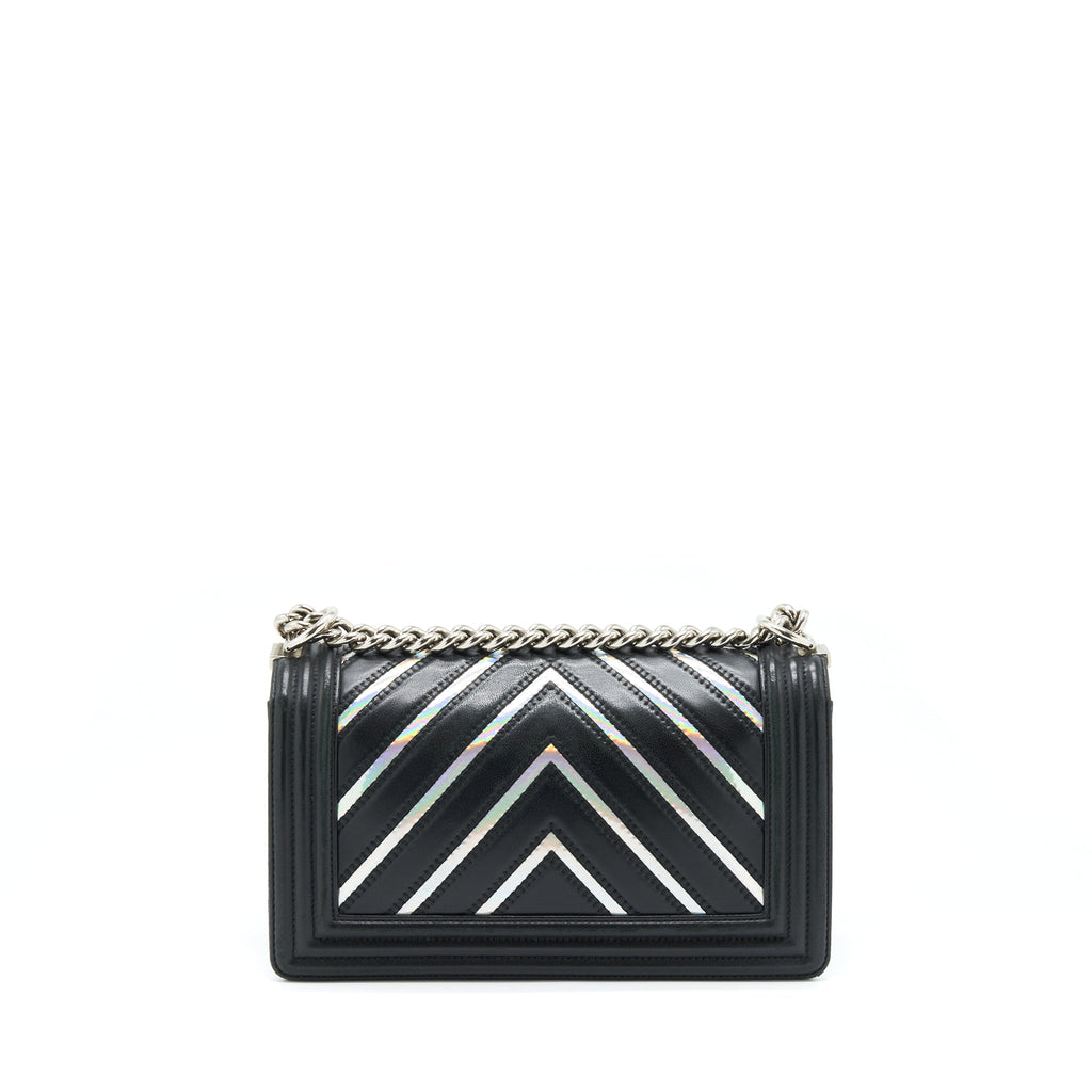 CHANEL MEDIUM BOY CHEVRON LAMBSKIN BLACK/SILVER SHW