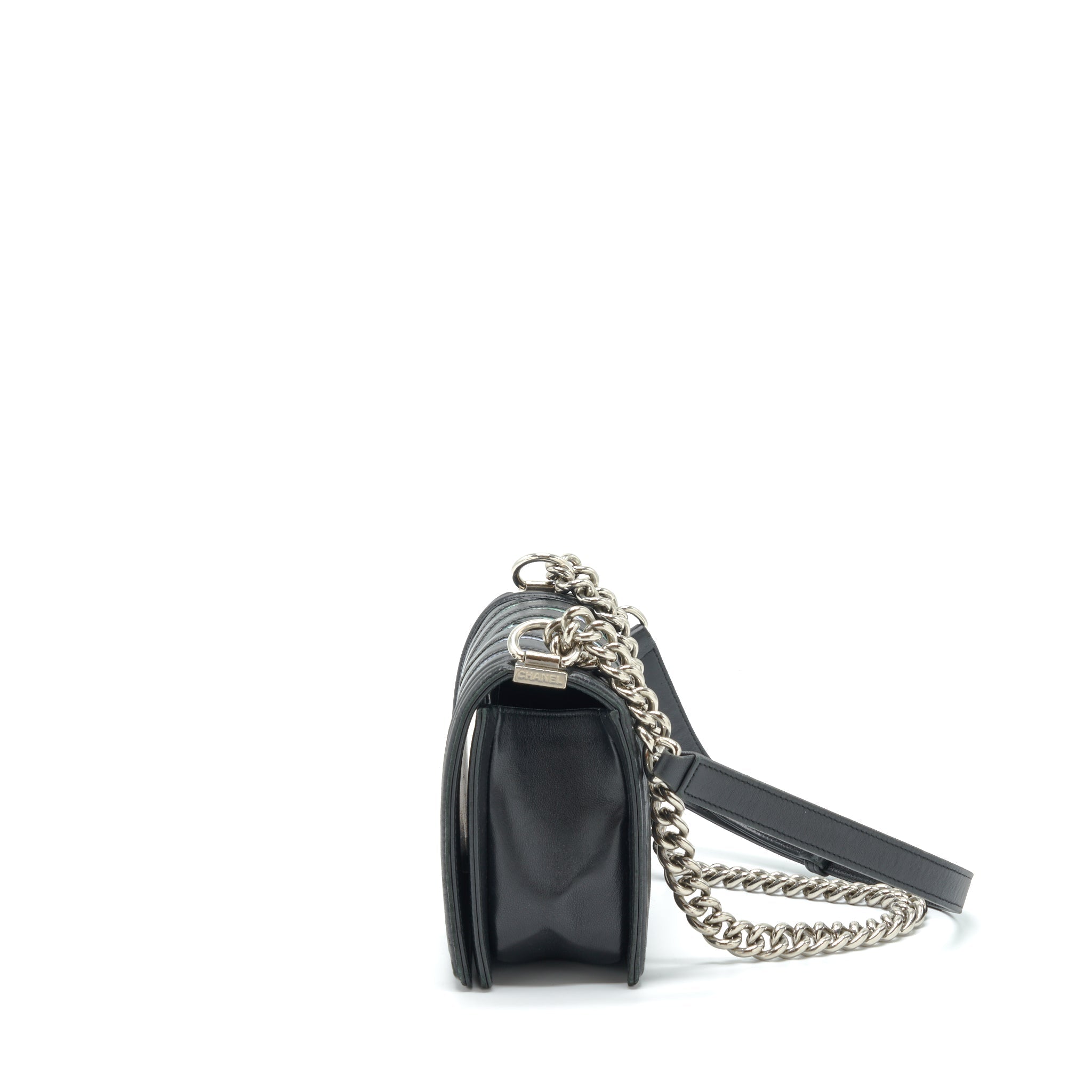 CHANEL MEDIUM BOY CHEVRON LAMBSKIN BLACK/SILVER SHW