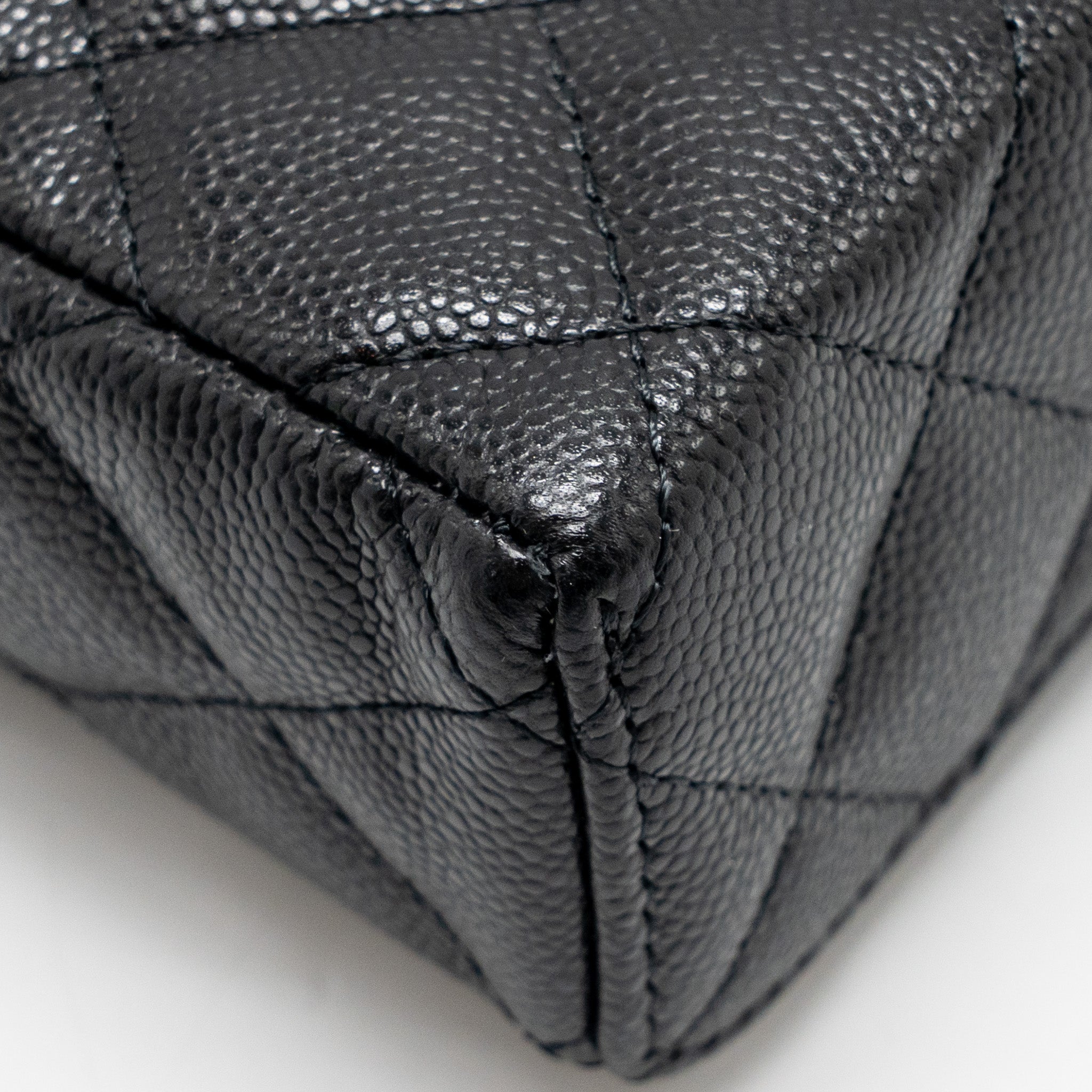 CHANEL 25P CC TOP HANDLE VANITY WITH CHAIN CAVIAR BLACK LGHW (MICROCHIP)