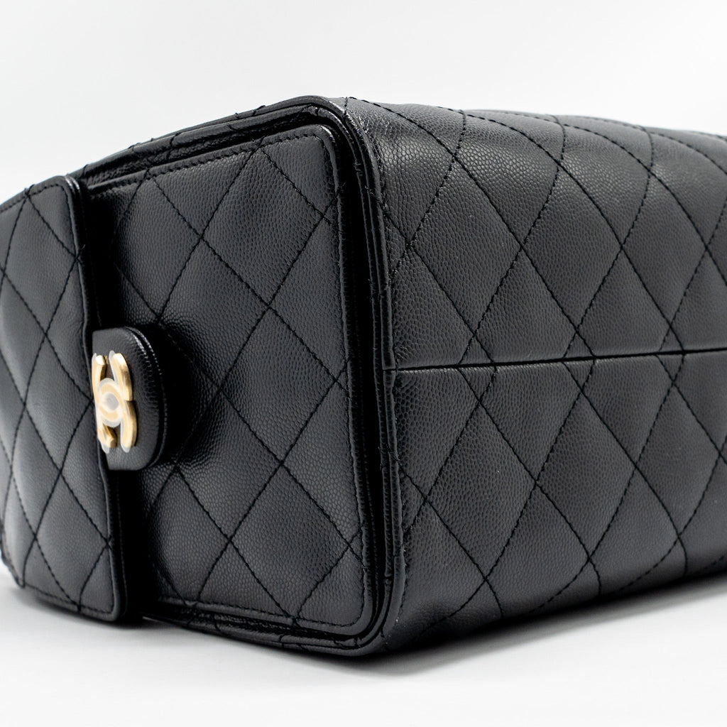 CHANEL SMALL 25 BAG CAVIAR BLACK GHW (MICROCHIP)