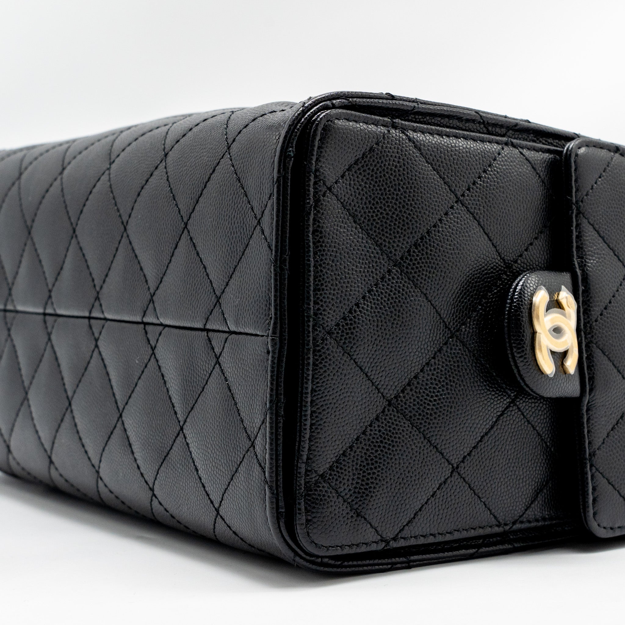 CHANEL SMALL 25 BAG CAVIAR BLACK GHW (MICROCHIP)