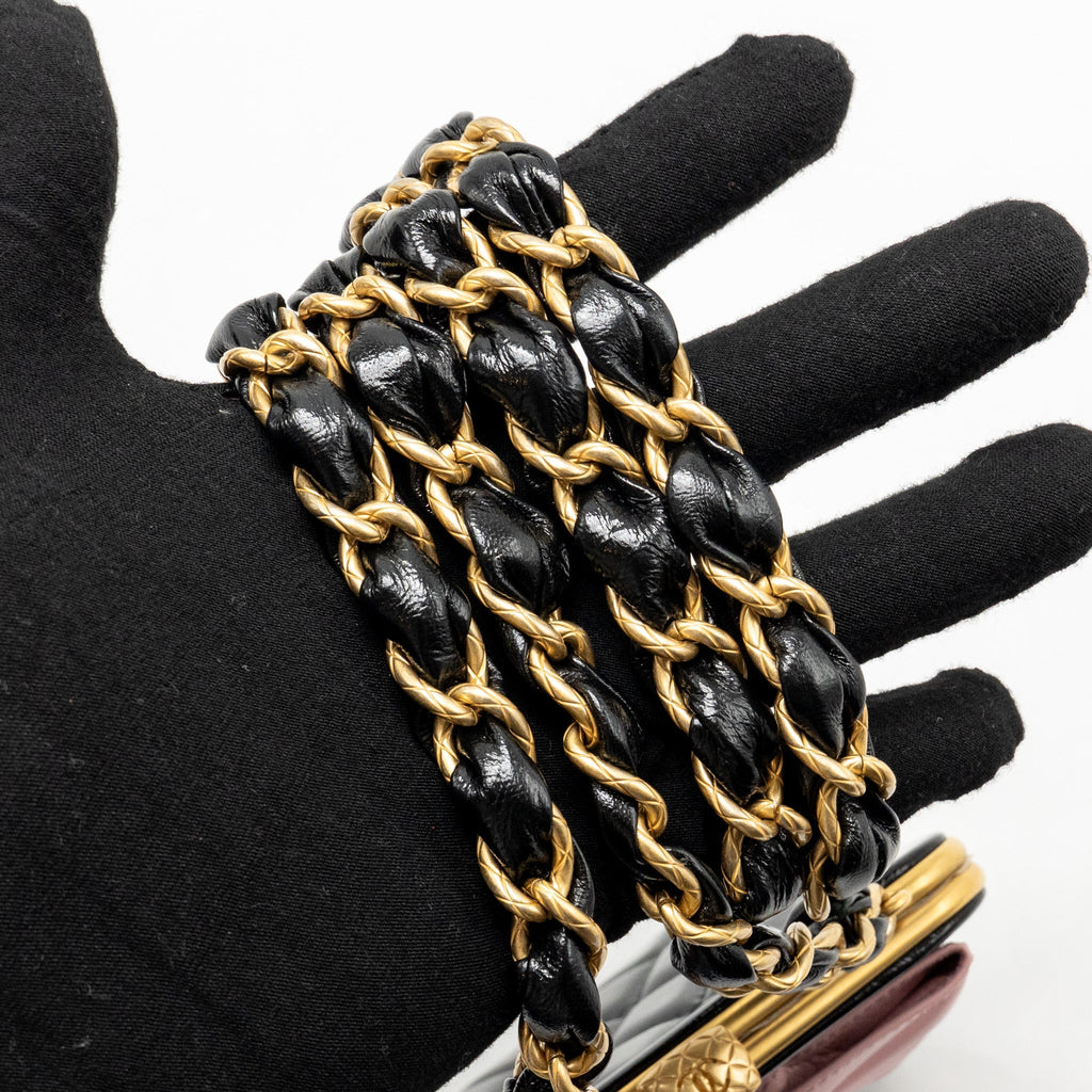 CHANEL 24A BOW KNOT CLUTCH WITH CHAIN PATENT CRUMPLED LAMBSKIN / SHINY LAMBSKIN BLACK / PINK GHW (MICROCHIP)