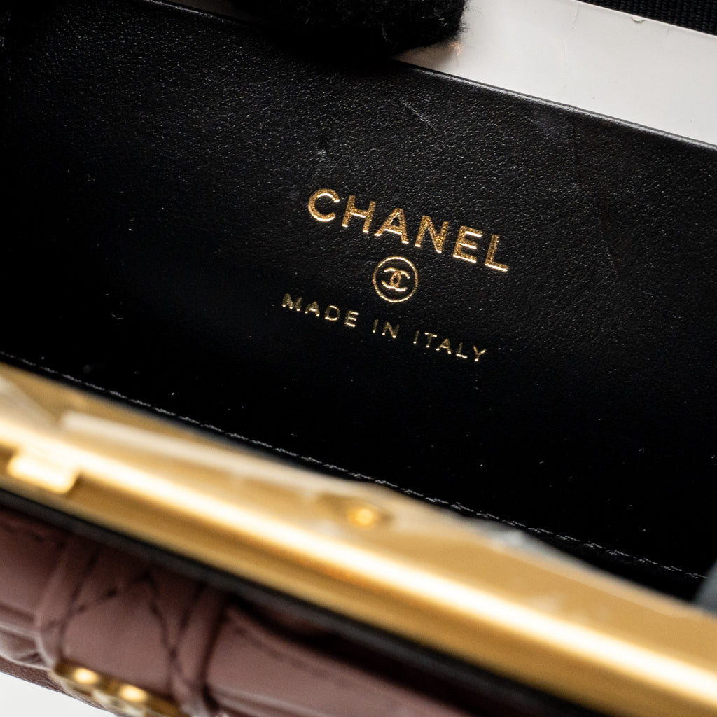 CHANEL 24A BOW KNOT CLUTCH WITH CHAIN PATENT CRUMPLED LAMBSKIN / SHINY LAMBSKIN BLACK / PINK GHW (MICROCHIP)