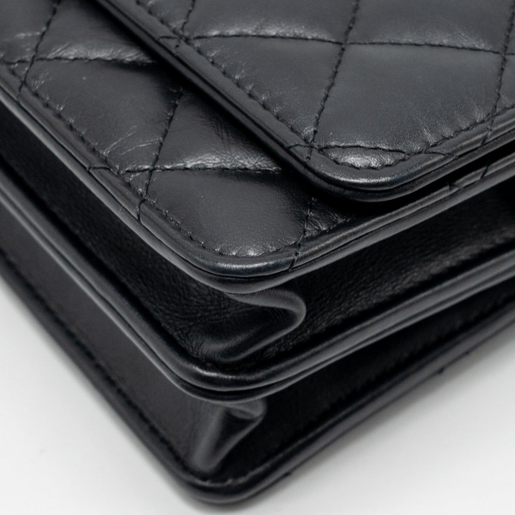 CHANEL MINI 2.55 REISSUE WALLET ON CHAIN AGED CALFSKIN BLACK GHW(MICROCHIP)