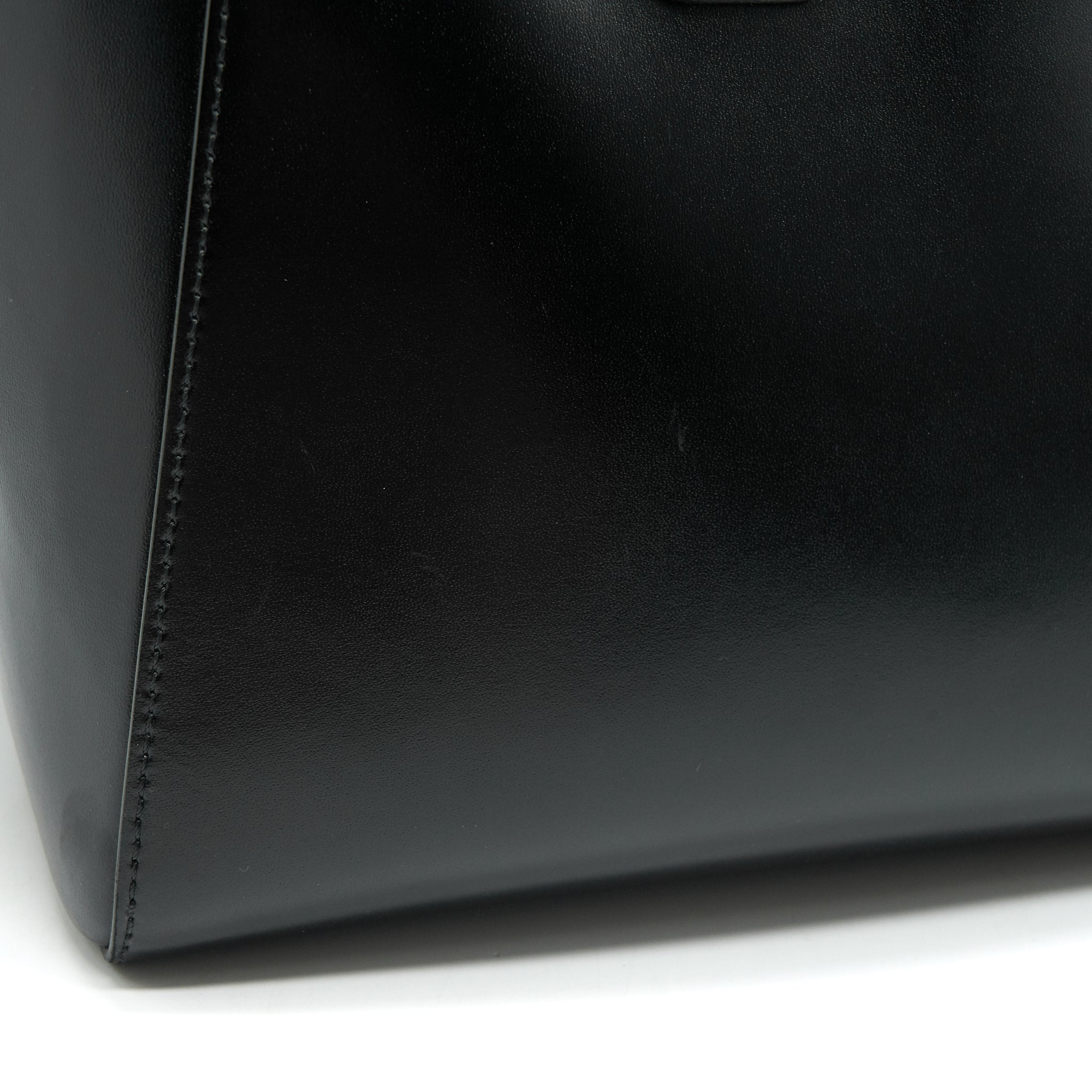 GIVENCHY MEDIUM ANTIGONA IN BLACK