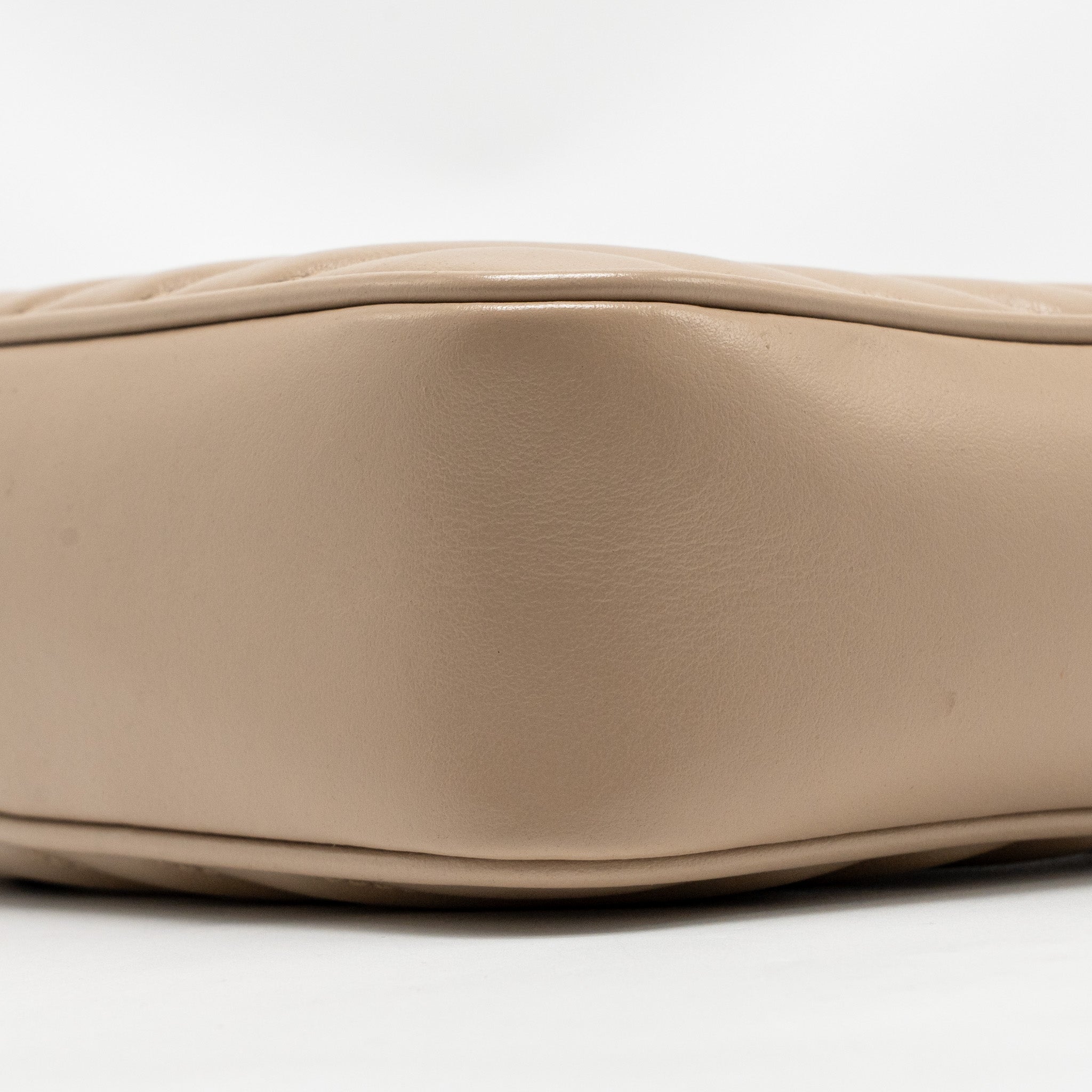 SAINT LAURENT/YSL LOU CAMERA BAG CALFSKIN BEIGE GHW