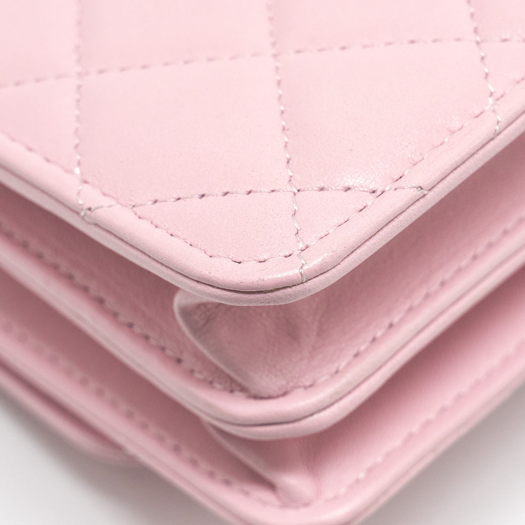 CHANEL PEARL DETAILED TOP HANDEL WALLET ON CHAIN LAMBSKIN PINK LGHW (MICROCHIP)